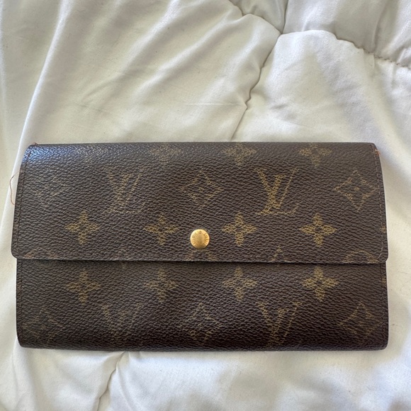 Louis Vuitton Brown Monogram Wallet Classic Design - Picture 1 of 9